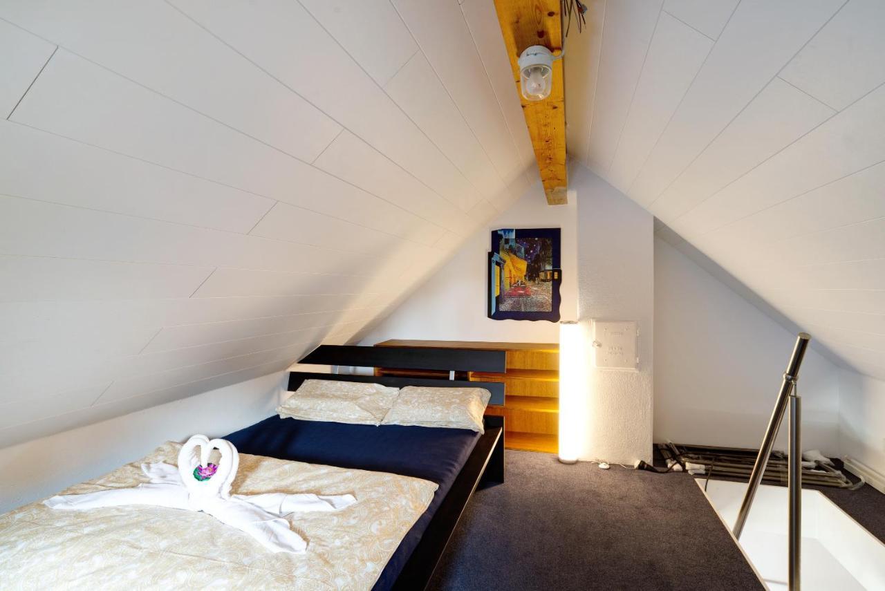 Haus Erika Ferienwohnung 2 バート・タイナッハ・ツァヴェルシュタイン エクステリア 写真